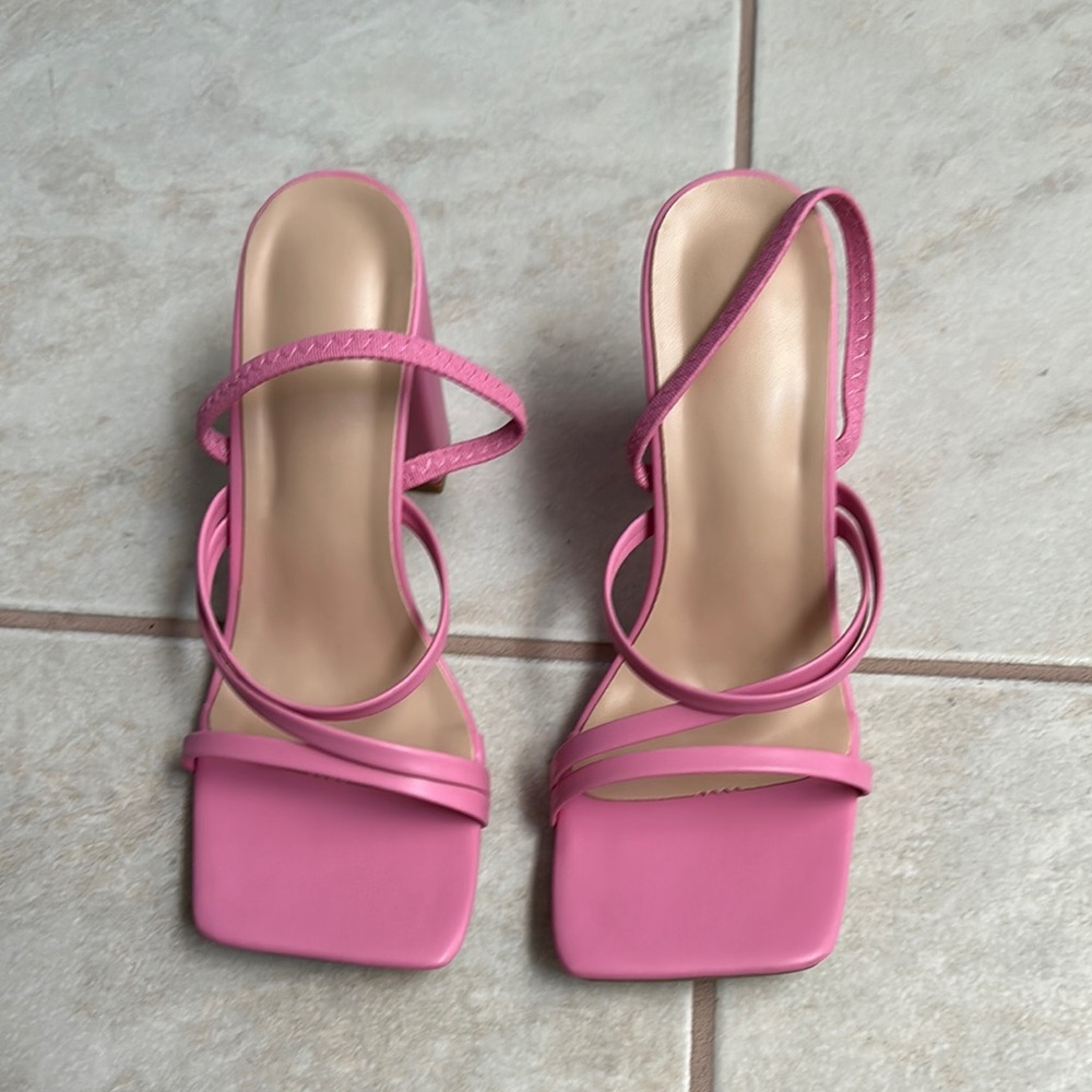 Elegant Pink Strappy Sandals